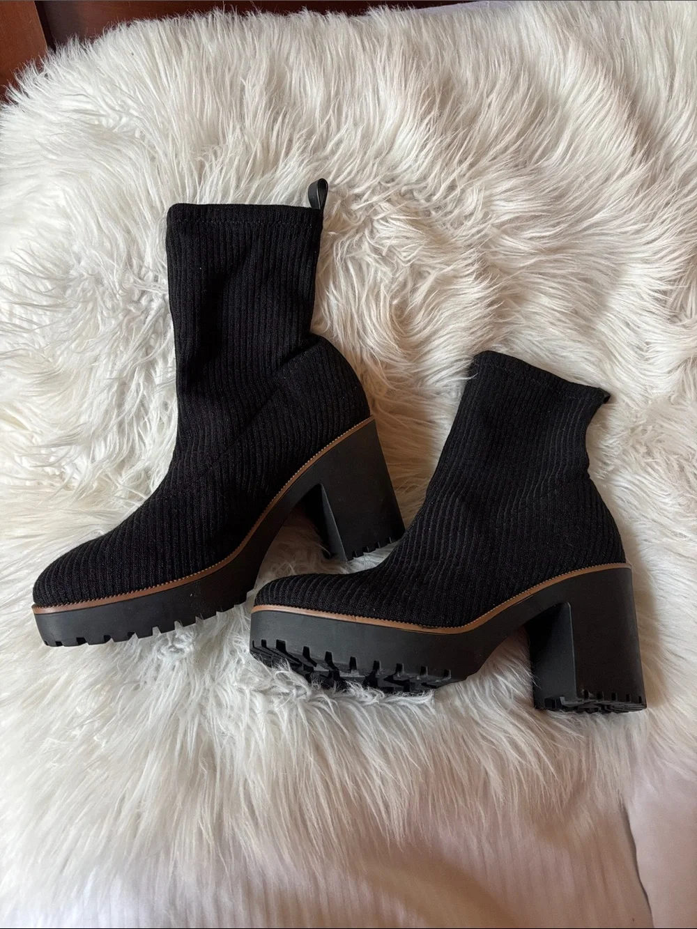 Chinese Laundry Black Ribbed Knit Platform Ankle Boots Size 6.5